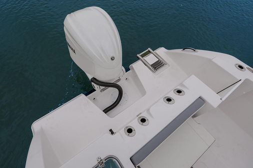 Aquasport 2400-CENTER-CONSOLE image