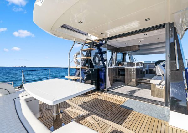 Galeon 500 Fly image