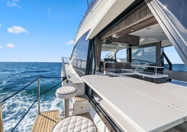 Galeon 500 Fly image