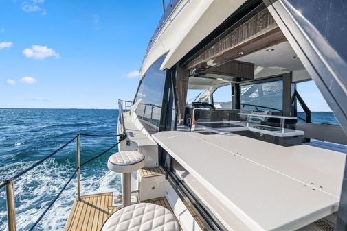 Galeon 500 Fly image