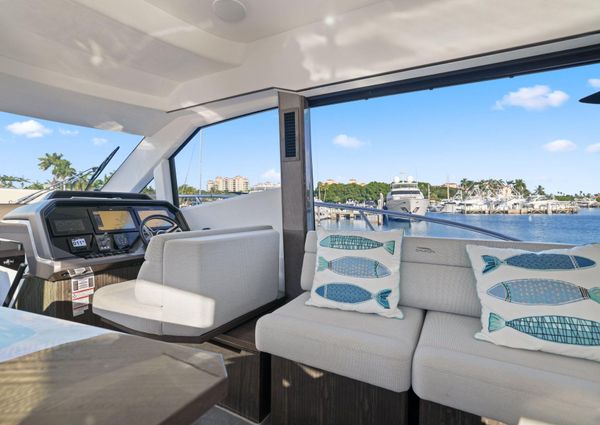 Galeon 500 Fly image