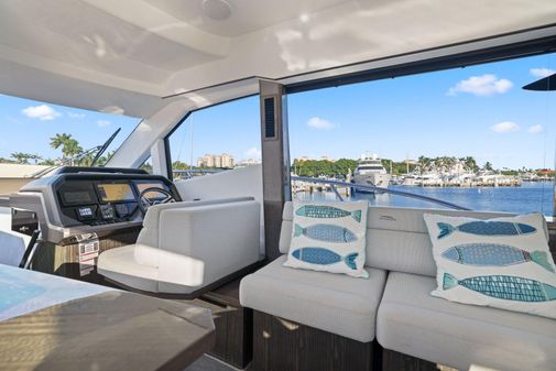 Galeon 500 Fly image