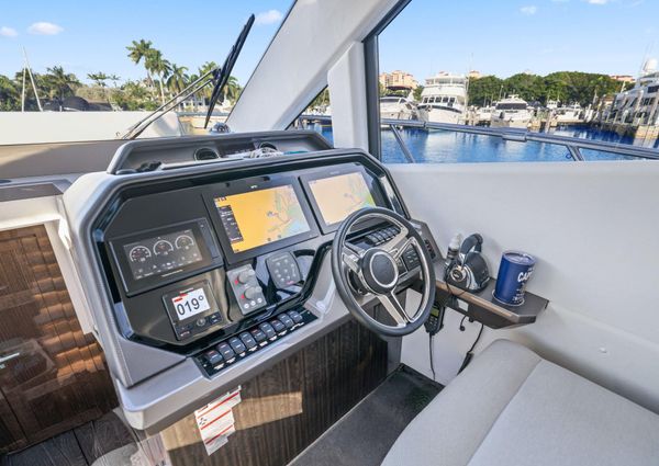 Galeon 500 Fly image