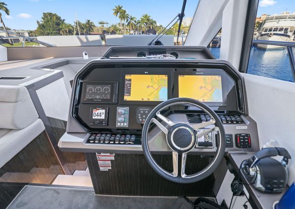 Galeon 500 Fly image