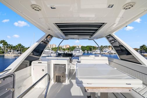 Galeon 500 Fly image