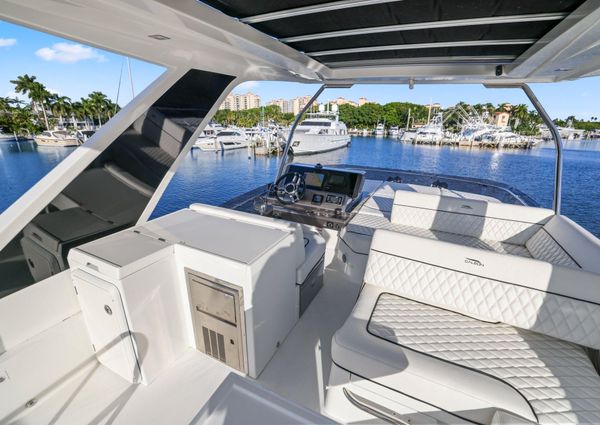 Galeon 500 Fly image