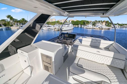 Galeon 500 Fly image