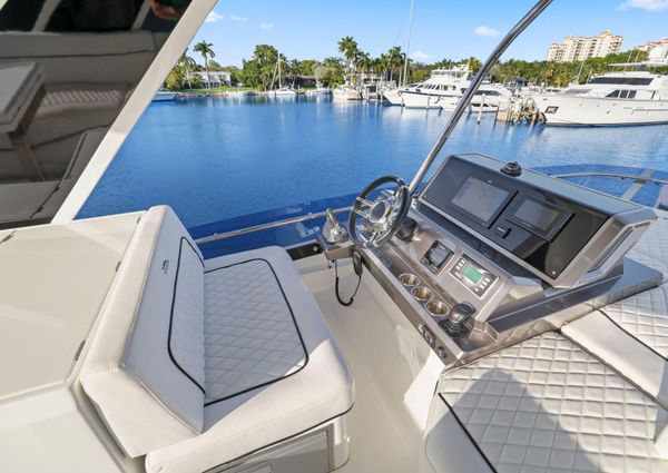 Galeon 500 Fly image