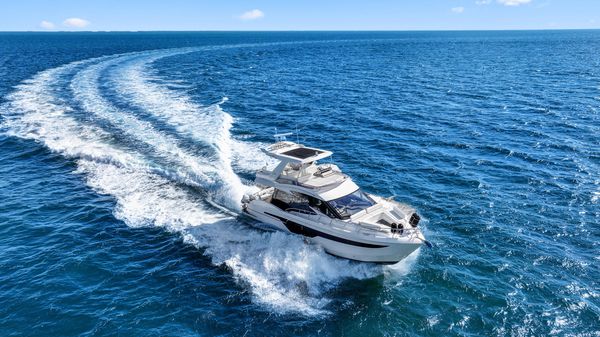 Galeon 500 Fly image