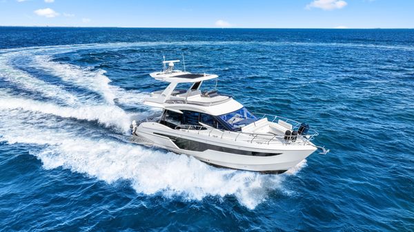 Galeon 500 Fly image