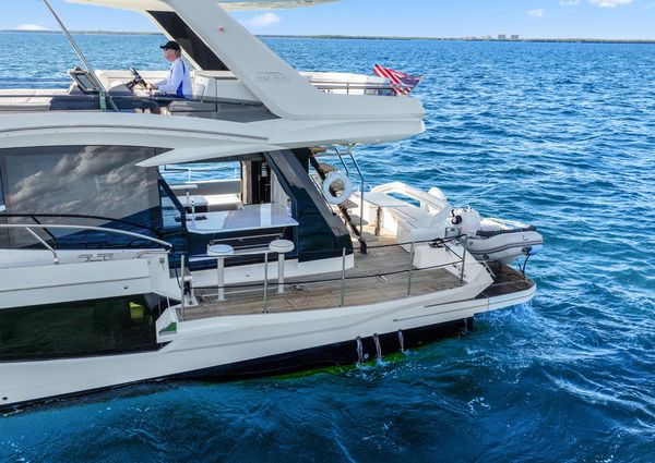 Galeon 500 Fly image