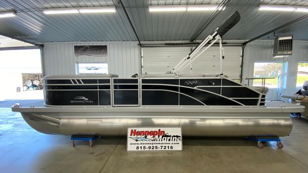 Bennington 22 SXSB
