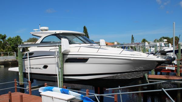 Regal 35 Sport Coupe