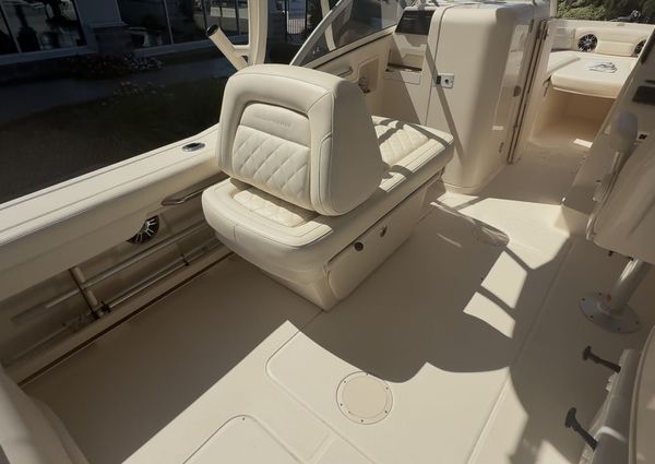 Grady-White Freedom 235 image