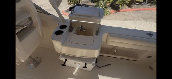 Grady-White Freedom 235 image