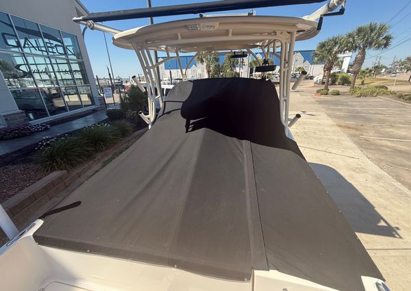 Grady-White Freedom 235 image