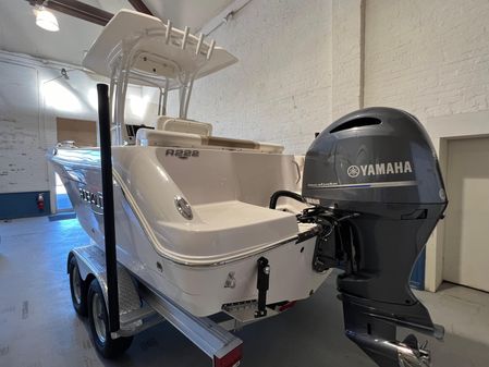 Robalo R222-CENTER-CONSOLE image