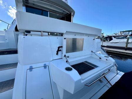 Cruisers Yachts 50 Cantius image