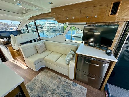 Cruisers Yachts 50 Cantius image