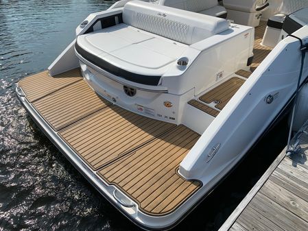 Sea Ray SLX 310 image