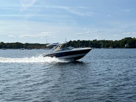 Sea Ray SLX 310 image