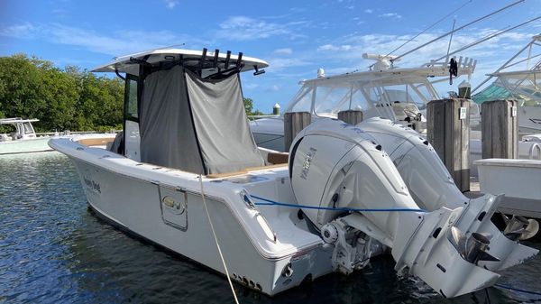 Sea Hunt 30 Gamefish w/ SeaKeeper 