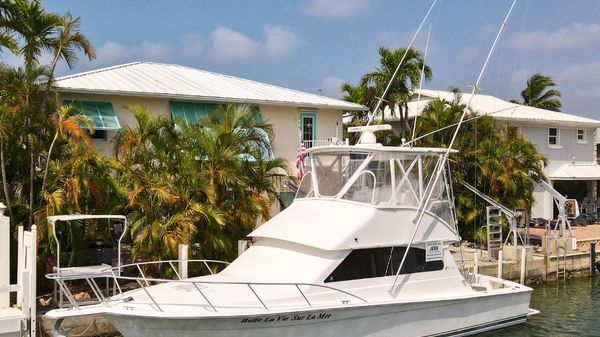 Egg Harbor 37 Convertible