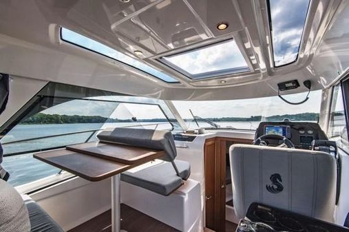 Beneteau Antares 9 image