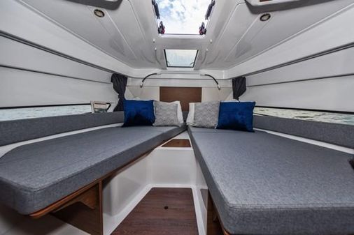 Beneteau Antares 9 image