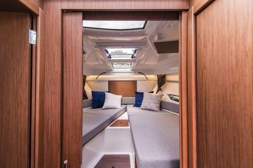 Beneteau Antares 9 image