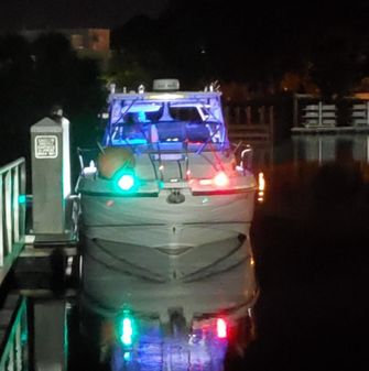 Boston Whaler 28 Conquest image