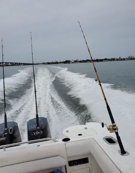 Boston Whaler 28 Conquest image