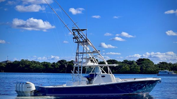 Regulator 41 Center Console