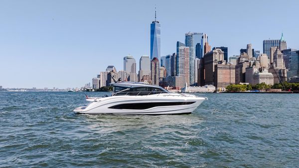 Princess Yachts V55 