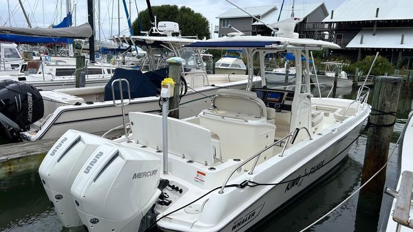 Boston Whaler 27 DAUNTLESS 