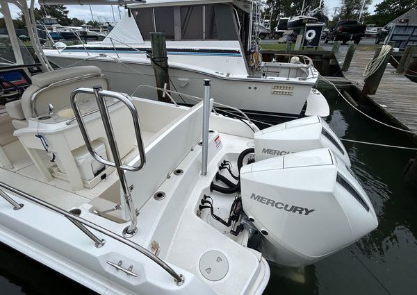 Boston Whaler 27 DAUNTLESS image