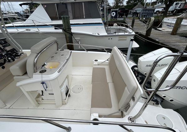 Boston Whaler 27 DAUNTLESS image