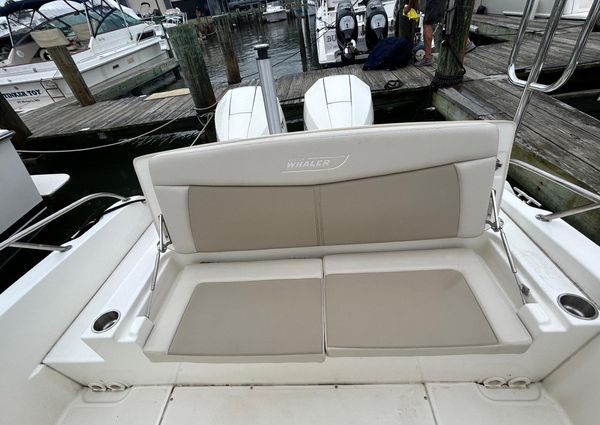 Boston Whaler 27 DAUNTLESS image