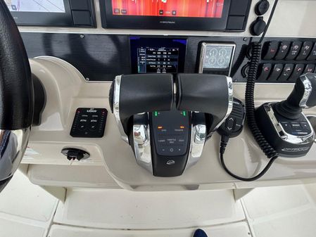 Boston Whaler 27 DAUNTLESS image