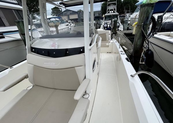 Boston Whaler 27 DAUNTLESS image