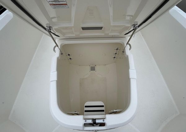 Boston Whaler 27 DAUNTLESS image