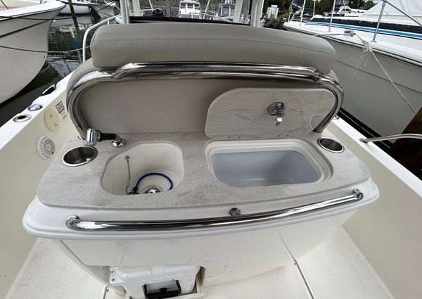 Boston Whaler 27 DAUNTLESS image