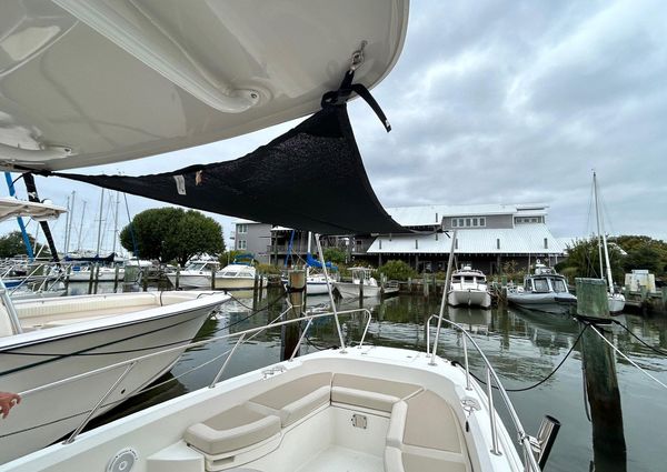 Boston Whaler 27 DAUNTLESS image