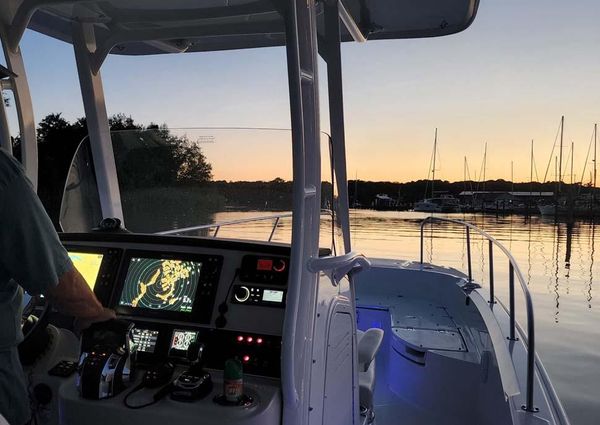 Boston Whaler 27 DAUNTLESS image