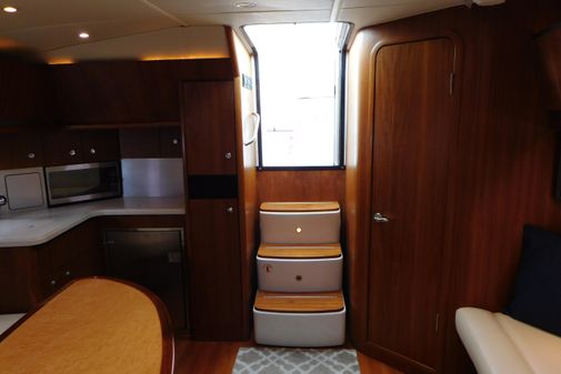 Tiara Yachts 3600 Sovran image