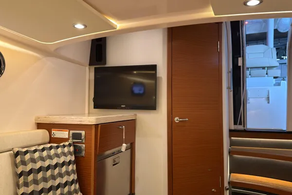 Pursuit S 408 Sport image