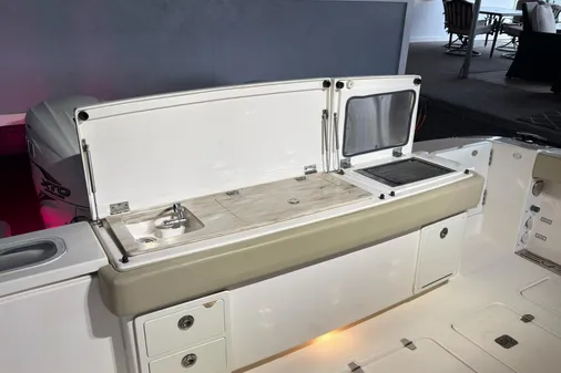 Pursuit S 408 Sport image