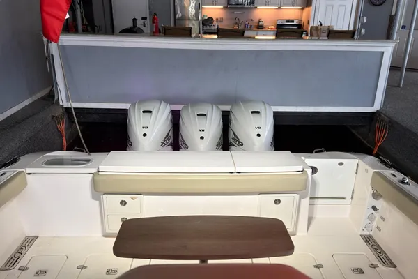 Pursuit S 408 Sport image