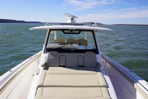 Pursuit S 408 Sport image