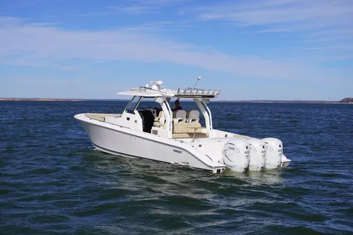 Pursuit S 408 Sport image